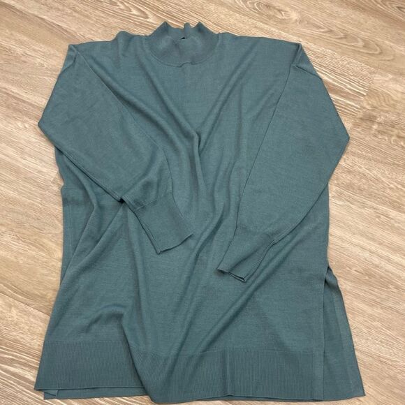 Uniqlo Wool Mock Neck Tunic Sweater With Side Slits - Picture 2 of 6
